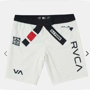 👊NWT LIMITED EDITION RVCA BJ PENN PERFORMANCE SHORTS🔥